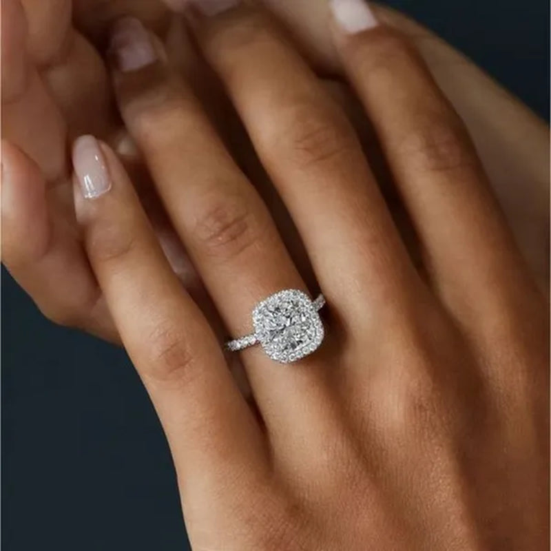 Simple and elegant ladies exquisite jewelry silver-plated 1ct round cut diamond ring princess proposal ring anniversary promise birthday gift ring (size 5-12)