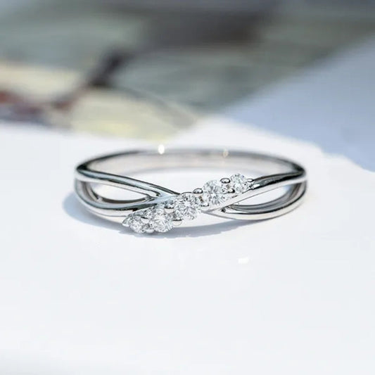 Exquisite Silver Color Twist Ring Shiny Crystal Zircon Wedding Band Engagement Rings for Women Anniversary Party Gift