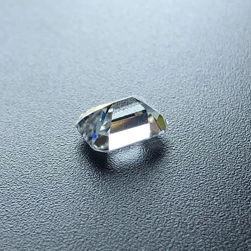 White D Color VVS Emerald cut Loose Moissanite diamond Stone 1ct 5x7mm with certificate