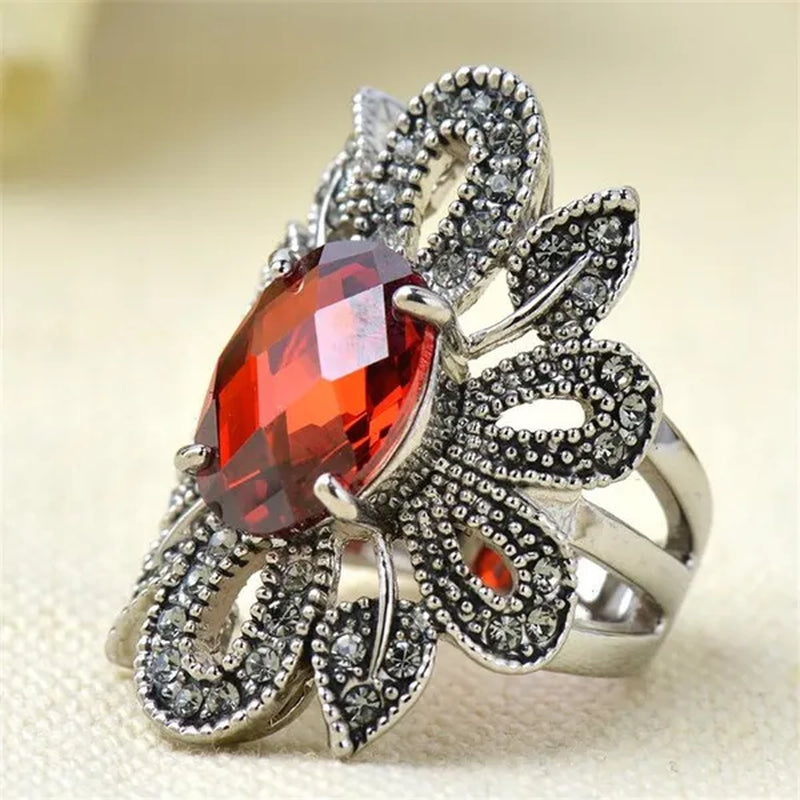 Hot Europe and the United States Retro Hollow-Out Flowers Ruby Ring Boutique Jewelry 2017 New