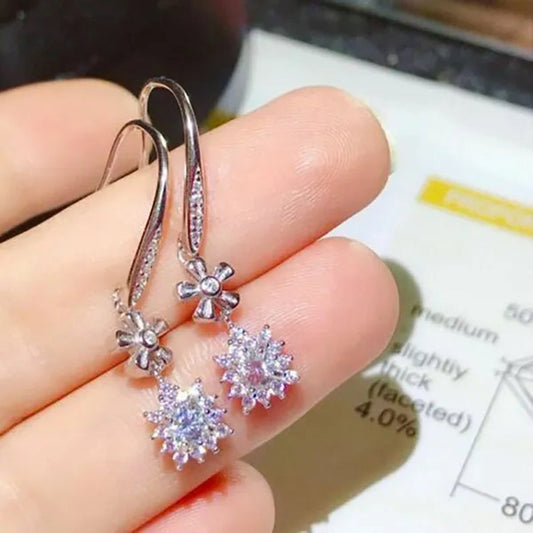 Exquisite Snowflake Shaped Brilliance Lab Diamond Drop Earrings Silver Plated Hook Earrings for Women Wedding Bridal Banquet Party Fashion Christmas Gift
