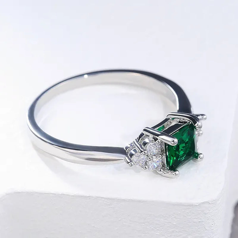 Fashion Jewelry Emerald Diamond 925 Sterling Silver Ring Elegant Bride Wedding Engagement Party Gift Accessory for Women Rings Size 5-11