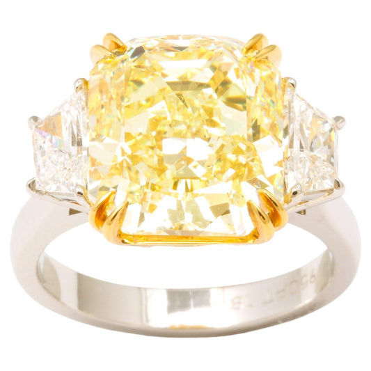 https://a.1stdibscdn.com/8-carat-fancy-yellow-diamond-ring-for-sale/j_415/j_154957721650390893950/j_15495772_1650390894805_bg_processed.jpg