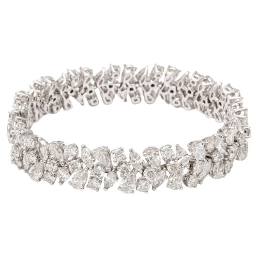 https://a.1stdibscdn.com/diamond-bracelet-for-sale/j_415/j_161980821655913468829/j_16198082_1655913470069_bg_processed.jpg?width=768