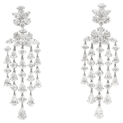 https://a.1stdibscdn.com/diamond-chandelier-dangle-earrings-for-sale/j_415/j_167934221661438258952/j_16793422_1661438260022_bg_processed.jpg?width=768