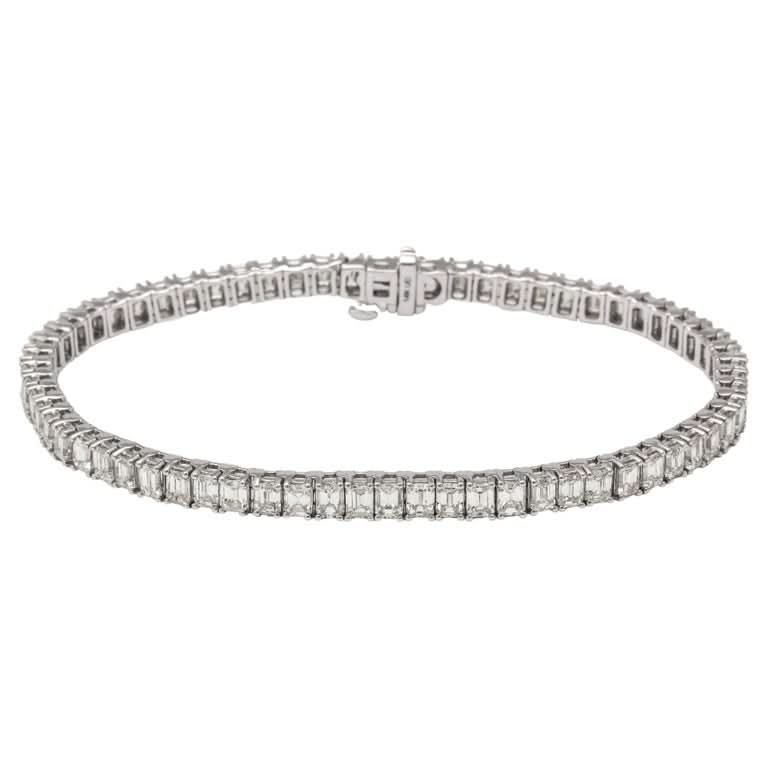 https://a.1stdibscdn.com/emerald-cut-diamond-tennis-bracelet-for-sale/j_415/j_180730121672327394674/j_18073012_1672327395734_bg_processed.jpg?width=768
