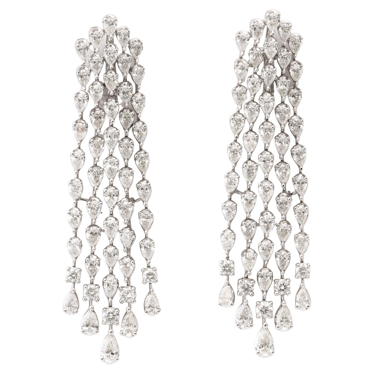 https://a.1stdibscdn.com/diamond-earrings-for-sale/j_415/j_180977621672757077082/j_18097762_1672757078348_bg_processed.jpg