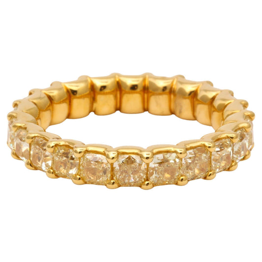 https://a.1stdibscdn.com/yellow-diamond-eternity-band-for-sale/j_415/j_202927821694025255562/j_20292782_1694025256085_bg_processed.jpg